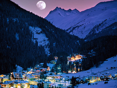 http://www.austriabookings.at/St-Anton.php